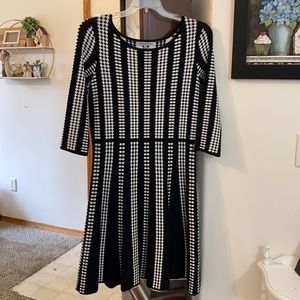Danny & Nicole black/white Sweater Dress